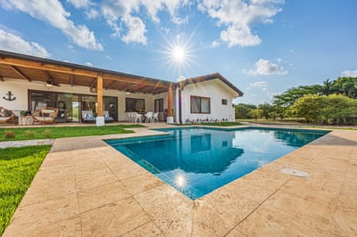 Luxury Villa Photo #3