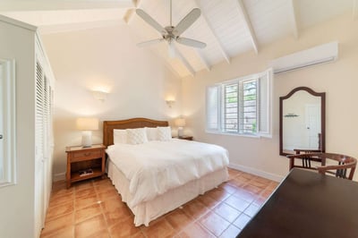 Luxury Villa Photo #20