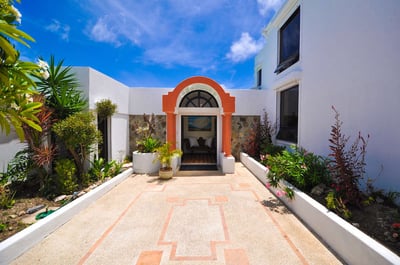 Luxury Villa Photo #11