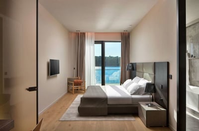 Luxury Villa Photo #15
