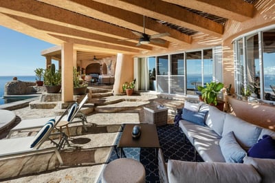 Luxury Villa Photo #9