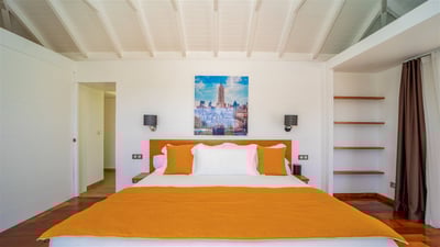 Luxury Villa Photo #35