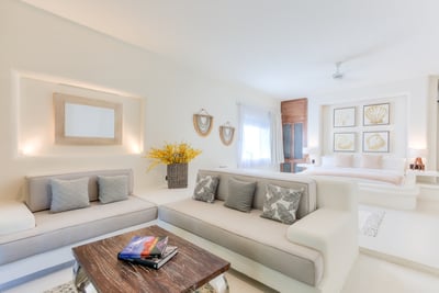 Luxury Villa Photo #32