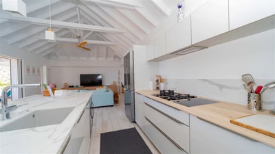 Kitchen & Dining Area