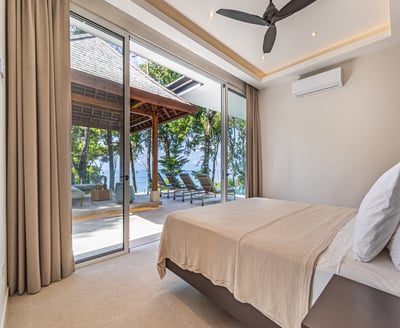 Luxury Villa Photo #41