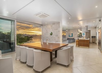 Luxury Villa Photo #22