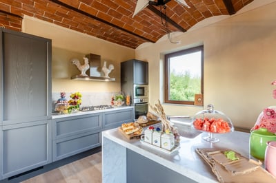 Luxury Villa Photo #18