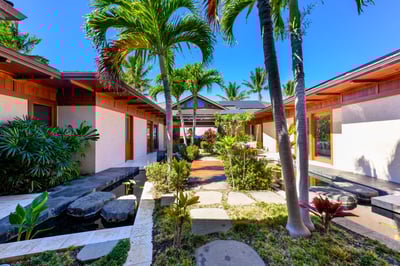 Luxury Villa Photo #2