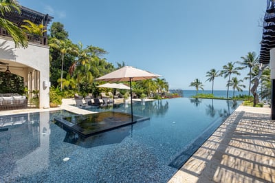 Luxury Villa Photo #5