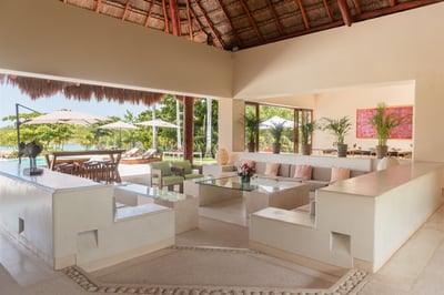 Luxury Villa Photo #17