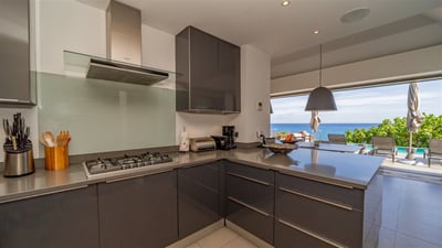 Kitchen & Dining Area