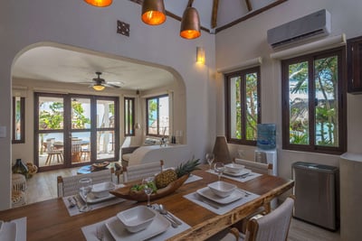 Luxury Villa Photo #11