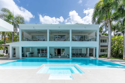 Luxury Villa Photo #4