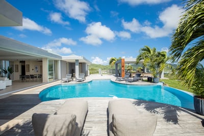 Luxury Villa Photo #4