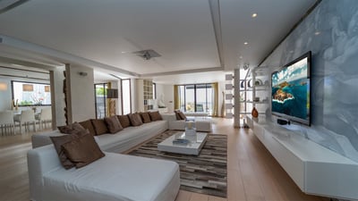 Luxury Villa Photo #20