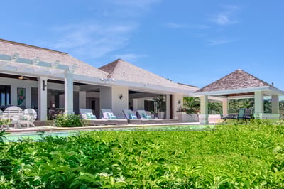 Luxury Villa Photo #3