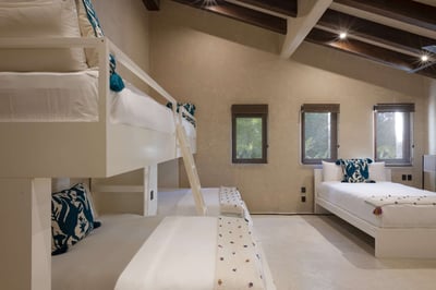 Luxury Villa Photo #26
