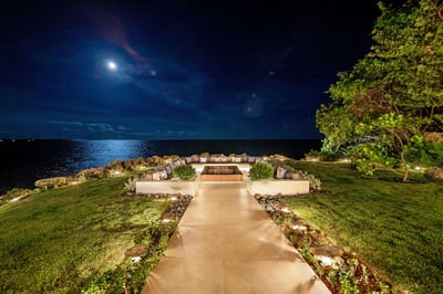 Luxury Villa Photo #6