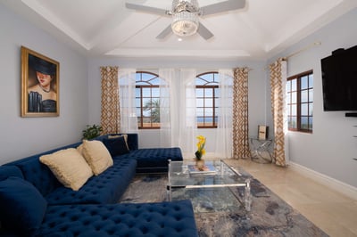 Luxury Villa Photo #32