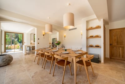 Luxury Villa Photo #9