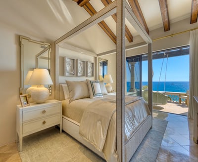 Luxury Villa Photo #43