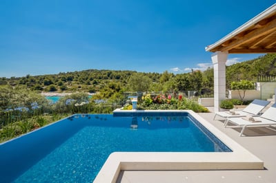 Luxury Villa Photo #10