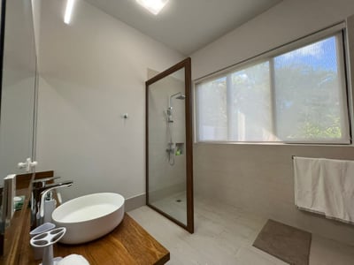 Luxury Villa Photo #17