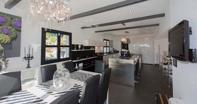 Luxury Villa Photo #14