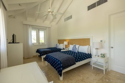 Luxury Villa Photo #40