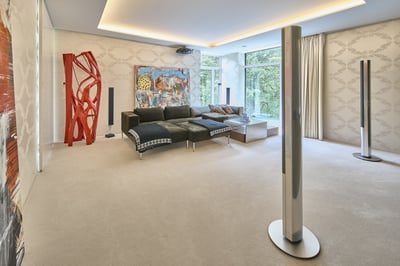 Luxury Villa Photo #14