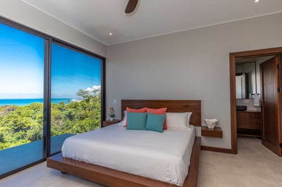 Luxury Villa Photo #37