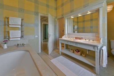 Luxury Villa Photo #33