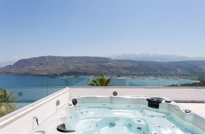 Luxury Villa Photo #6