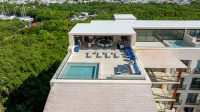 Luxury Villa Photo #2