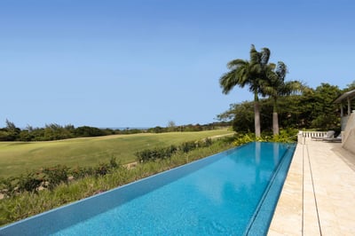 Luxury Villa Photo #3