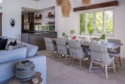 Luxury Villa Photo #9