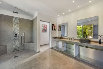 Luxury Villa Photo #28
