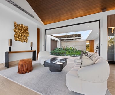 Luxury Villa Photo #7