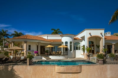 Luxury Villa Photo #3