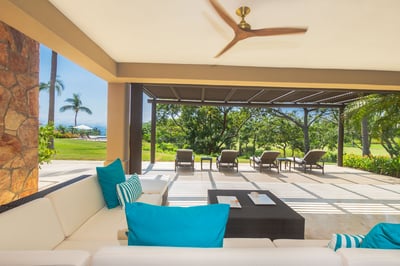 Luxury Villa Photo #3