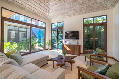 Luxury Villa Photo #12