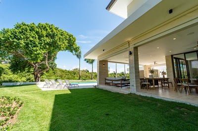 Luxury Villa Photo #4