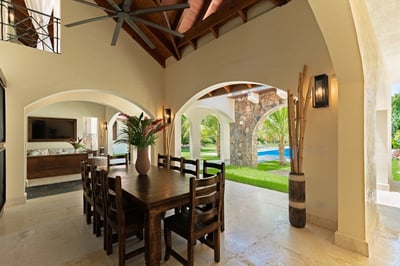 Luxury Villa Photo #15