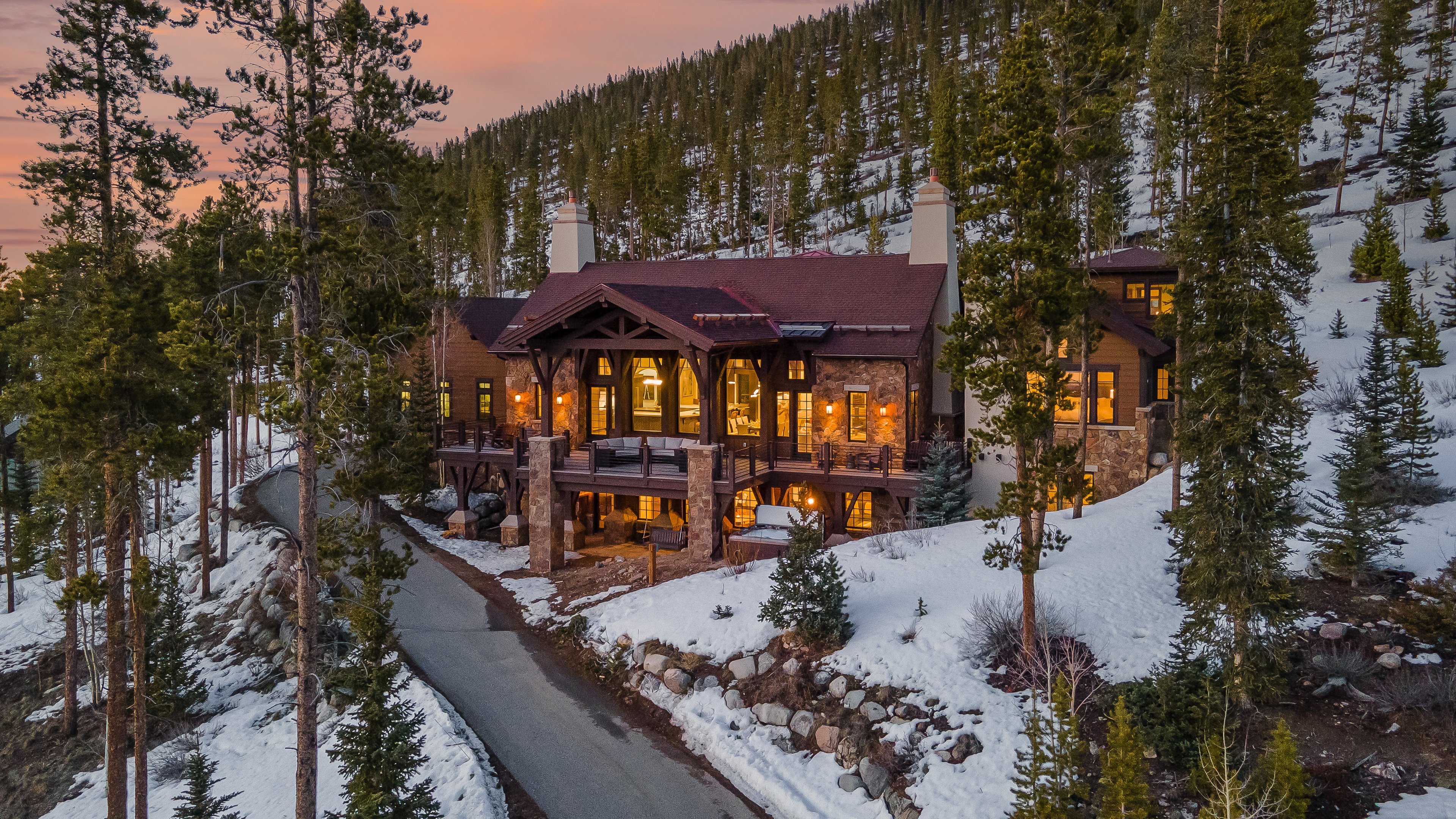 Switchback Lodge - 2