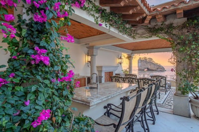 Luxury Villa Photo #14
