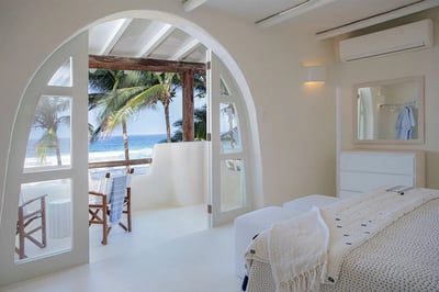 Luxury Villa Photo #18