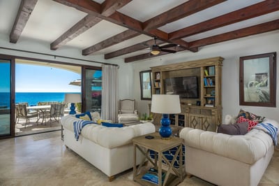 Luxury Villa Photo #18