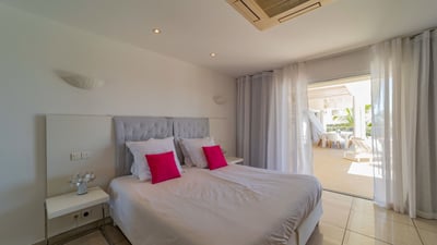 Luxury Villa Photo #35