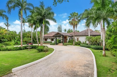 Luxury Villa Photo #40