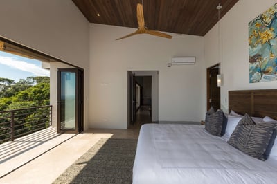 Luxury Villa Photo #34